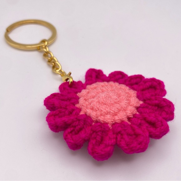 HANDMADE | Crochet Daisy | Bag Charm | Keychain | Hot Pink (Brand New!) 💘 - Picture 6 of 7